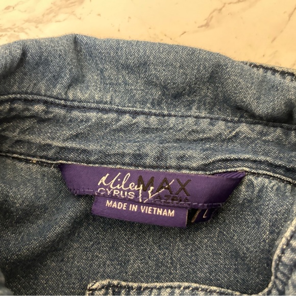 Miley Cyrus Max Azria Blue Denim  Metal Snap Up Shirt Womens L Distressed​​ - Picture 4 of 5